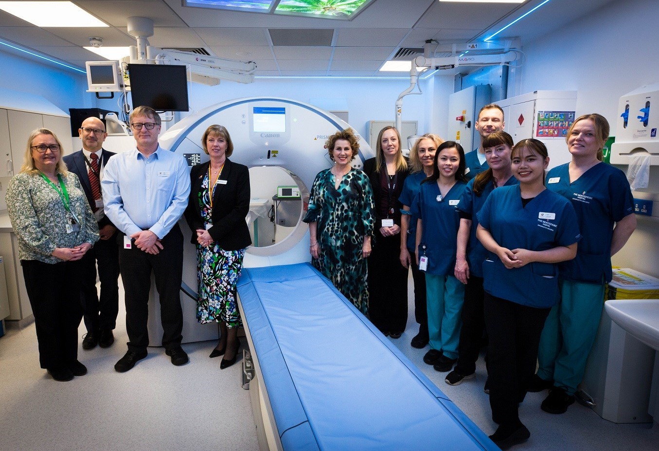 The Montefiore Hospital welcomes local author and previous patient to unveil new CT scanner